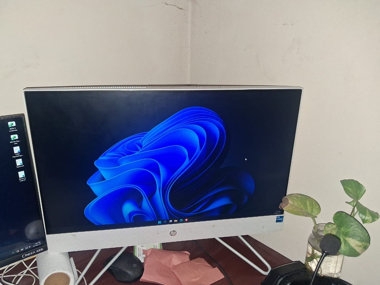 HP M22f মনিটরের ডিসপ্লে রিপেয়ার ও প্যানেল রিপ্লেসমেন্ট সার্ভিস | অরিজিনাল ও চায়না গ্রেড ডিসপ্লে (HP M22f Display Price in BD)